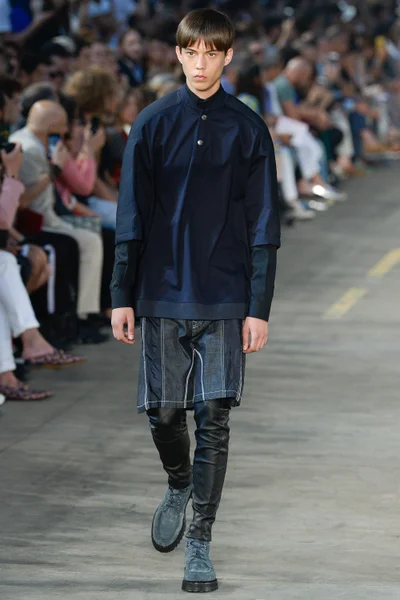 Look 12